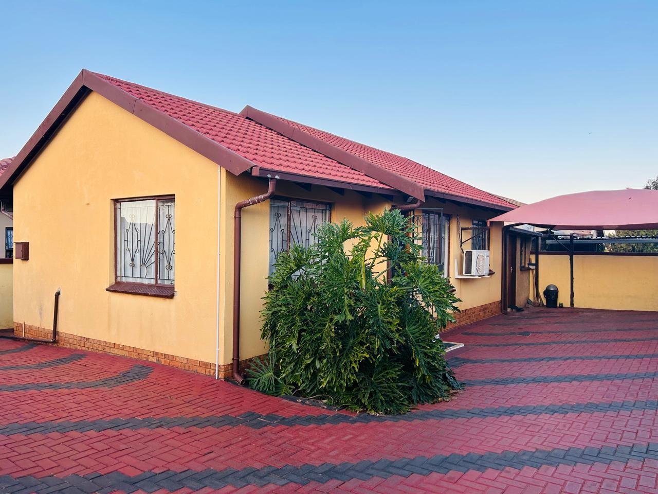 2 Bedroom House to rent in Geelhoutpark P24114531568