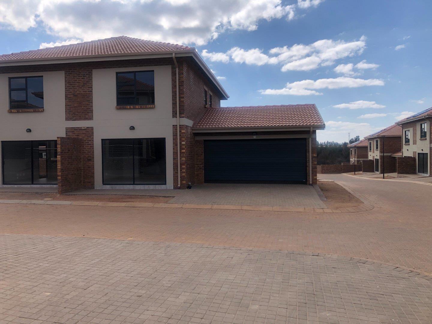 3 Bedroom House for sale in Die Heuwel Ext 1 P24114531820