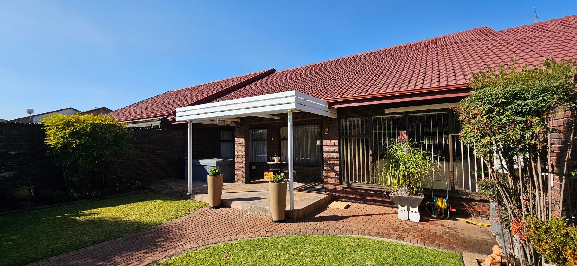 3 Bedroom Townhouse for sale in Three Rivers Proper P24114533180