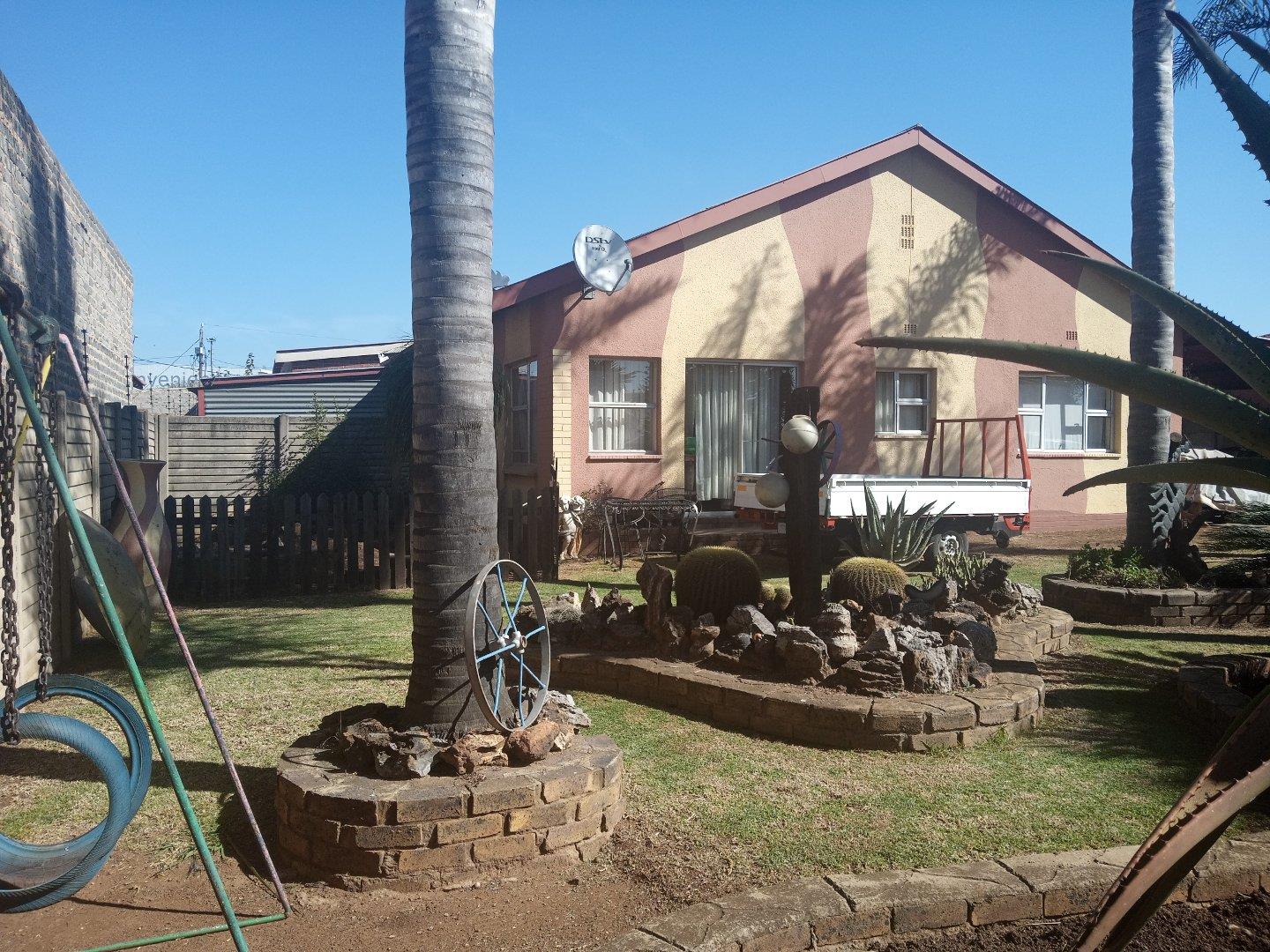 3 Bedroom House for sale in Elandsfontein Rail P24114533426