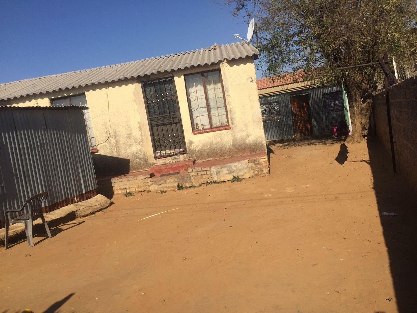 3 Bedroom House for sale in Meadowlands P24113768731