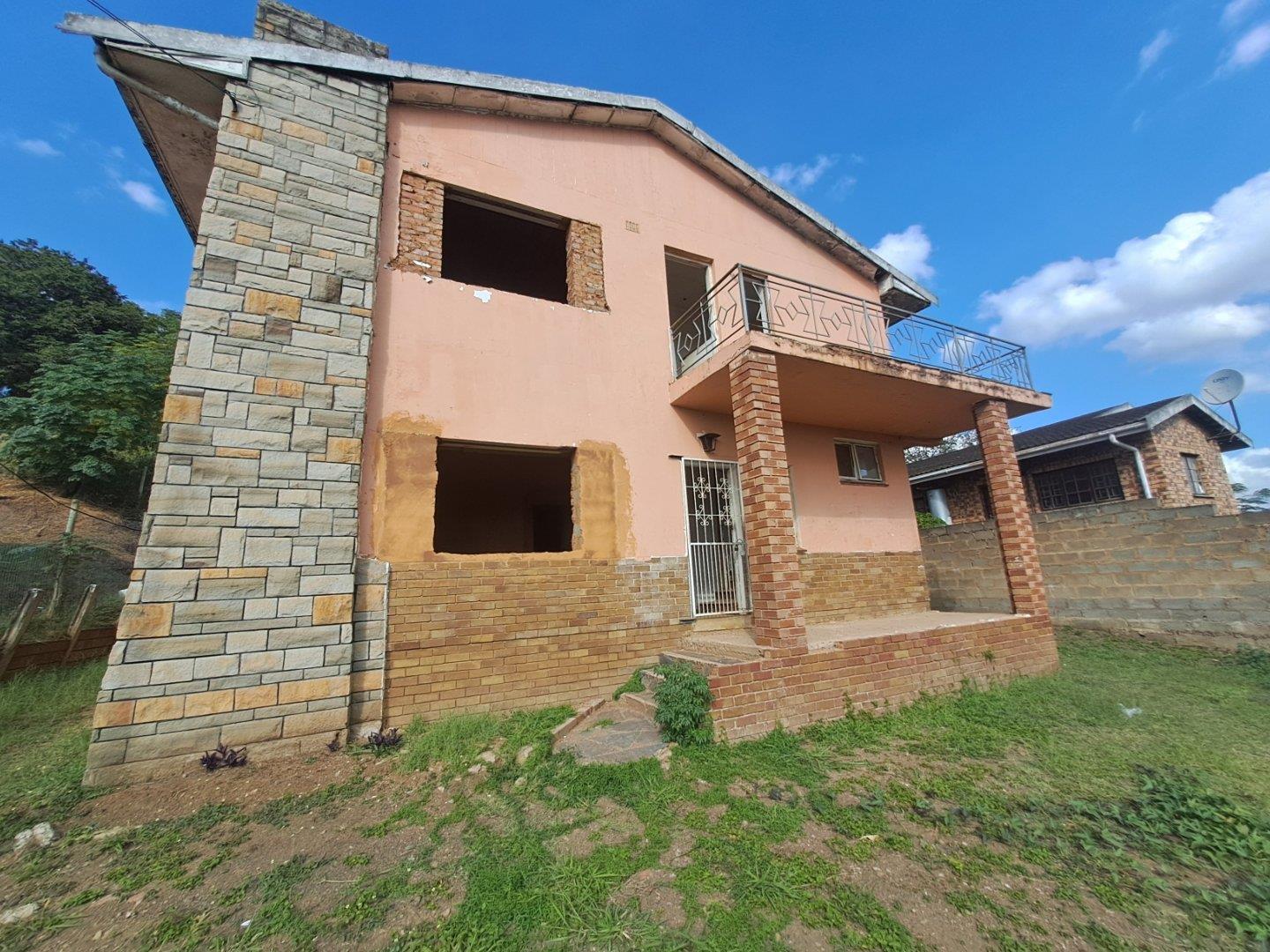 8 Bedroom House for sale in Kenville P24114537268