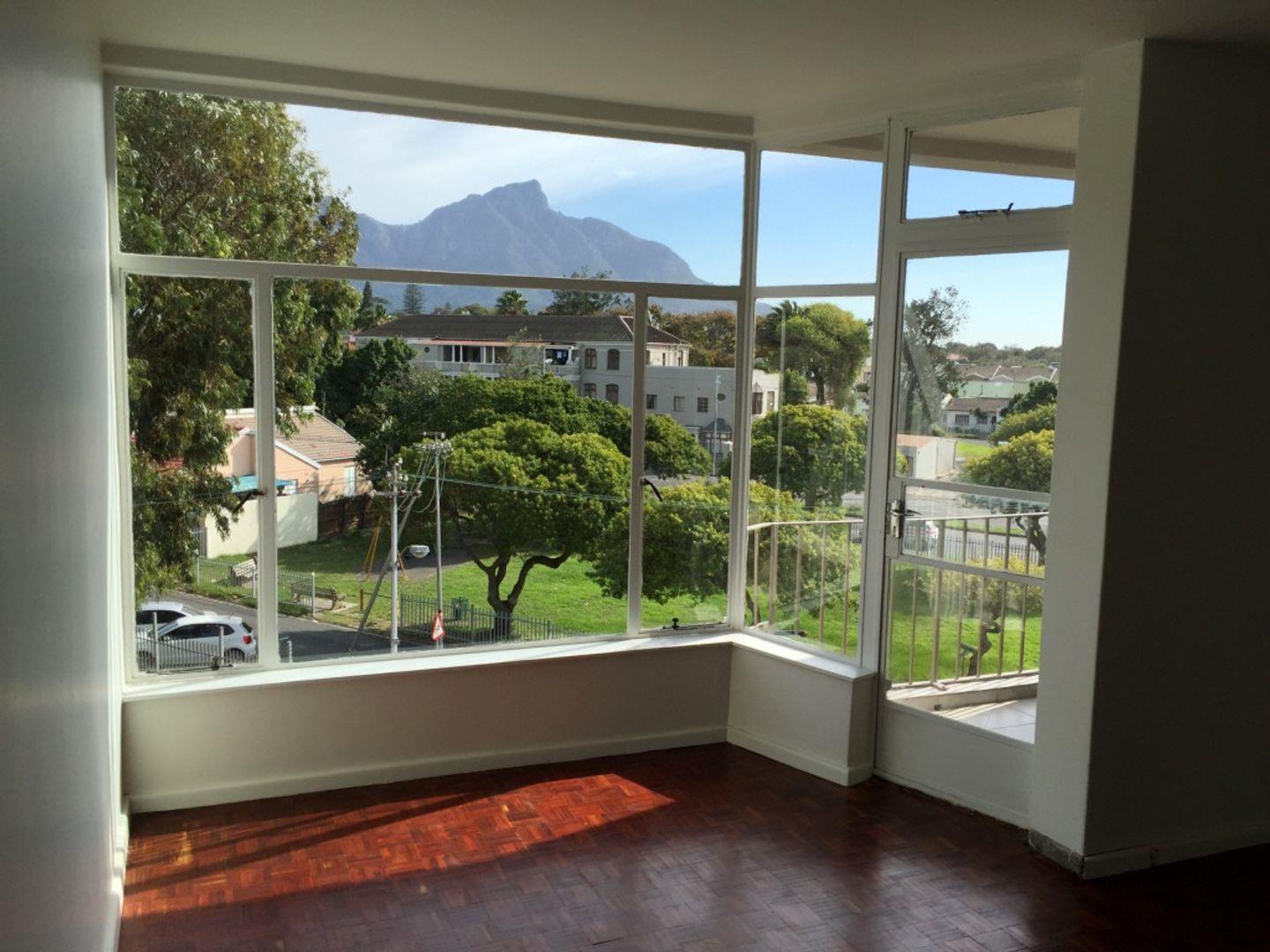 Wynberg, Cape Town Property Apartments / flats for sale in Wynberg