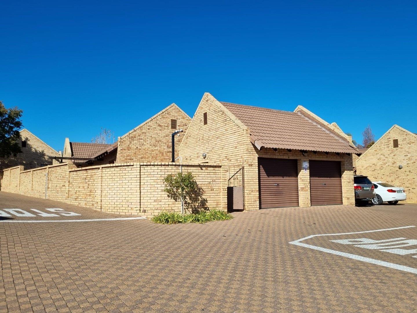 3 Bedroom Townhouse for sale in Pentagon Park P24114539657