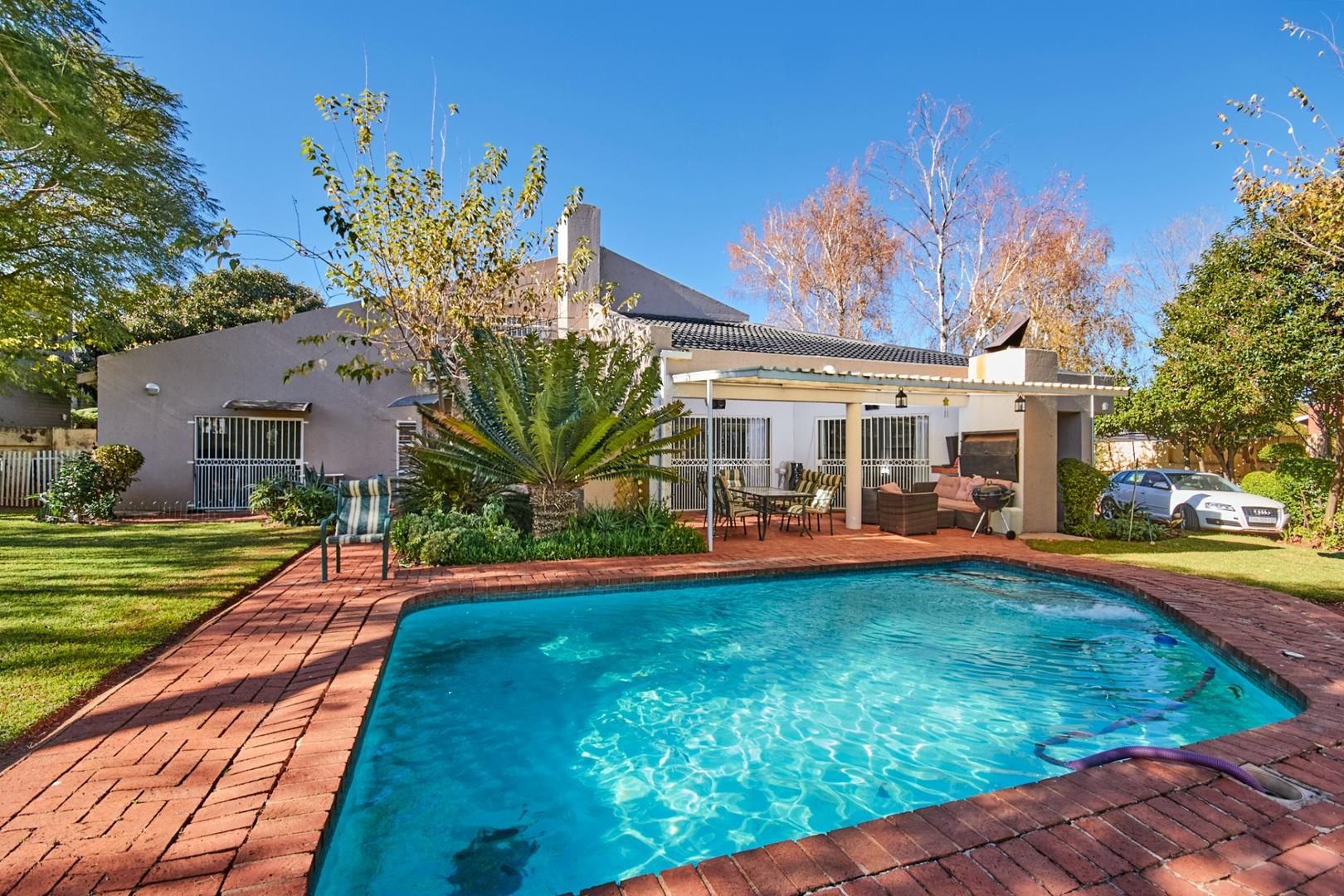 4 Bedroom House for sale in Northcliff P24114541587