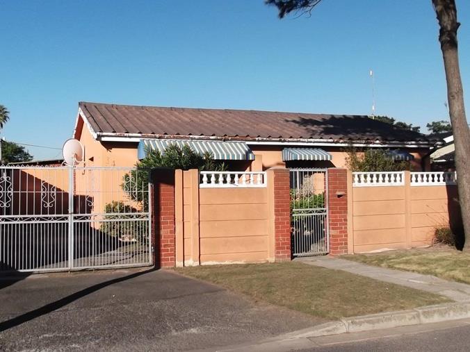 3 Bedroom House for Sale in Charlesville