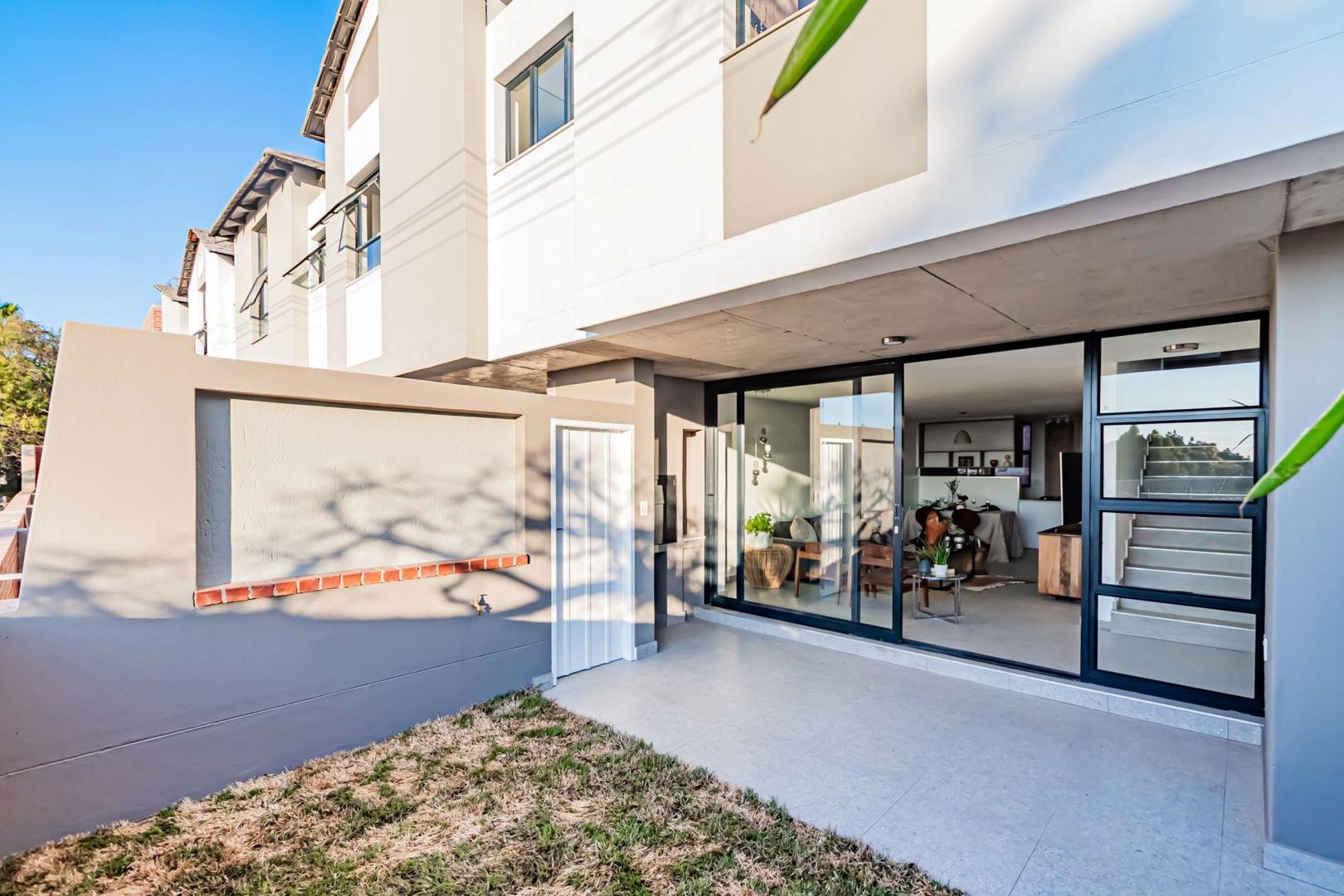 Menlo Park Property Townhouses for sale in Menlo Park