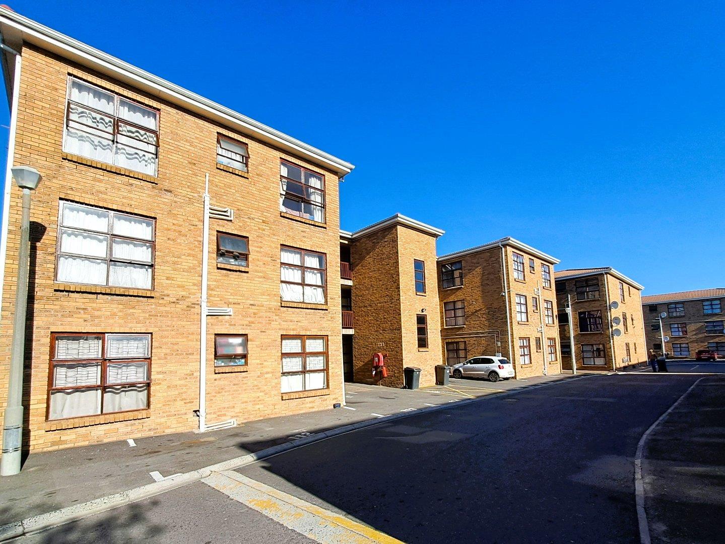 2 Bedroom Apartment / flat for sale in Ferndale P24114542859