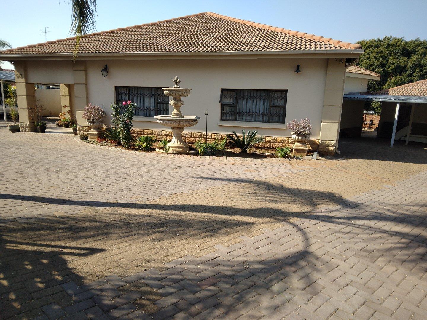 4 Bedroom House for sale in Erasmia 562 Elzine Street, Erasmia P24