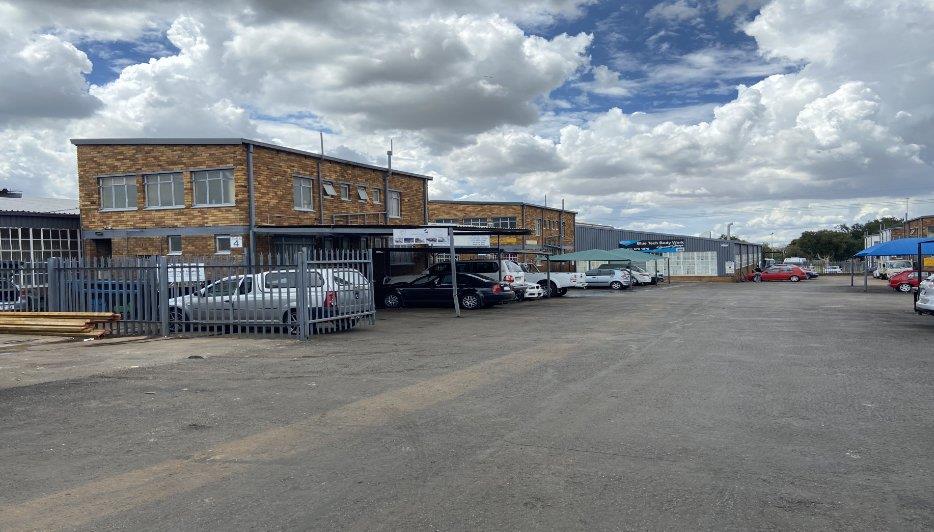 Industrial property to rent in Spartan 77 & 78 Plane Road P24114543369