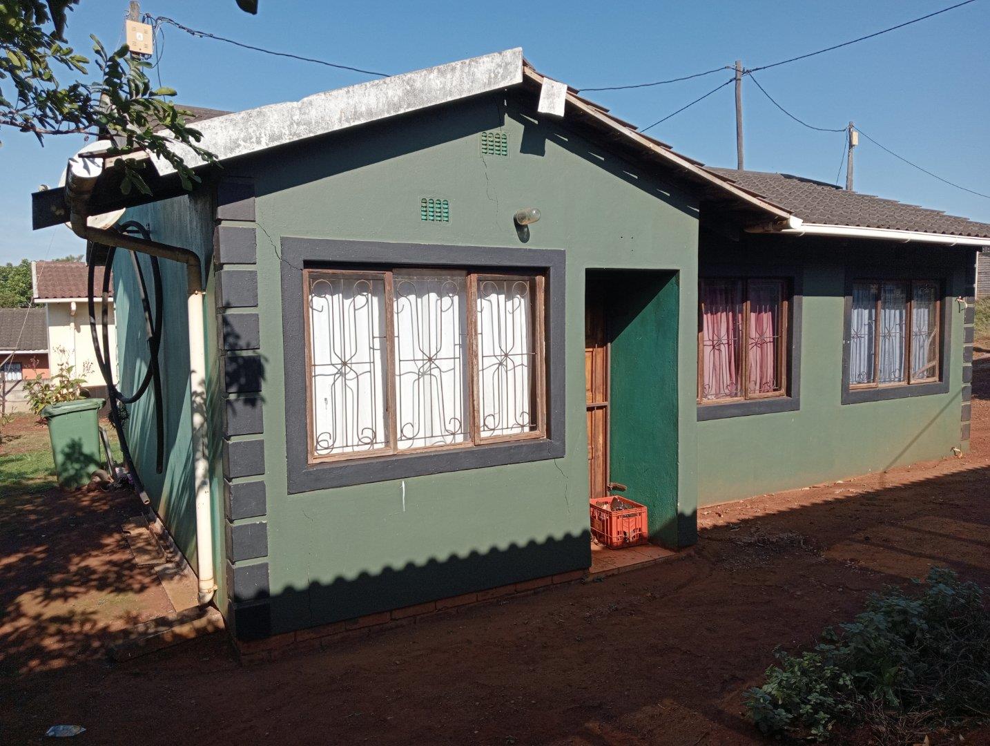 3 Bedroom House for sale in Umhlathuze 1 Mahlambulukana P24114544116