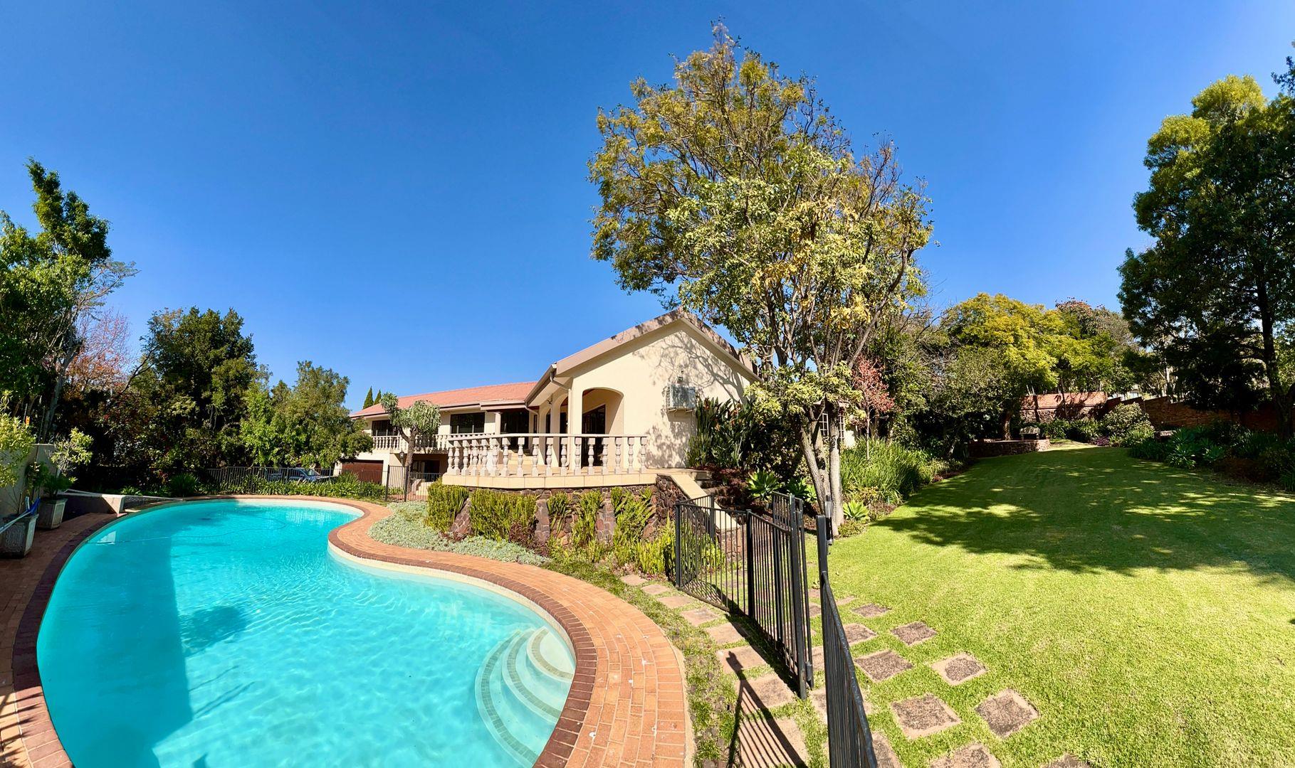 5 Bedroom House for sale in Waterkloof P24114544436