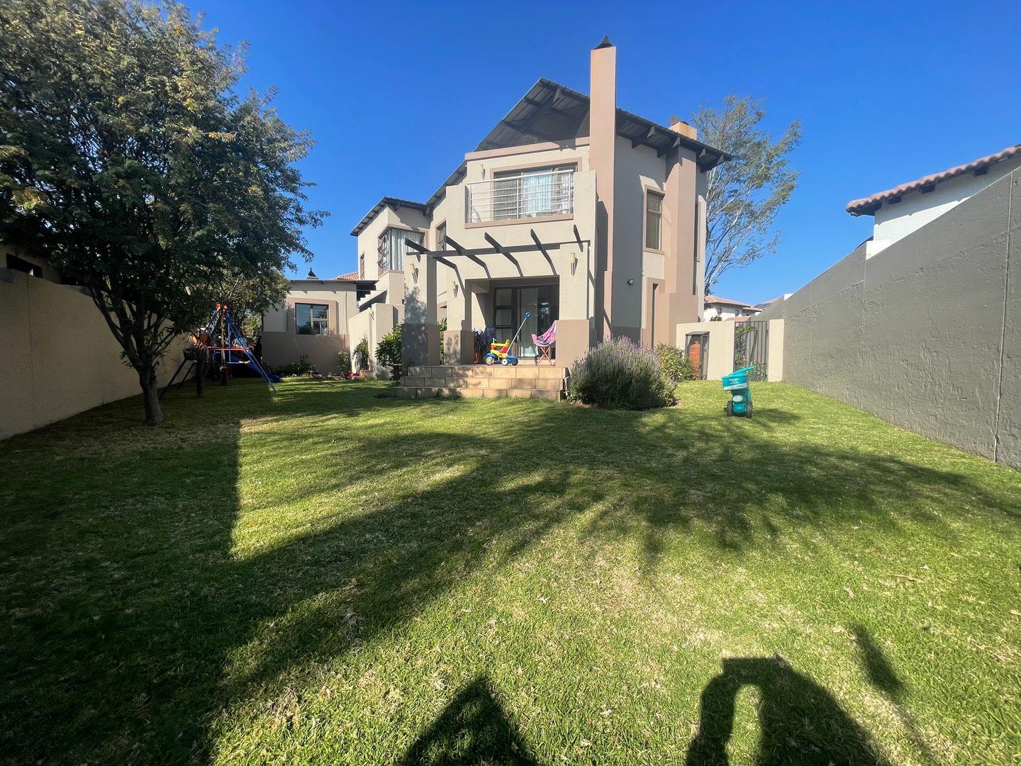 4 Bedroom House for sale in Greenstone Hill P24114544672