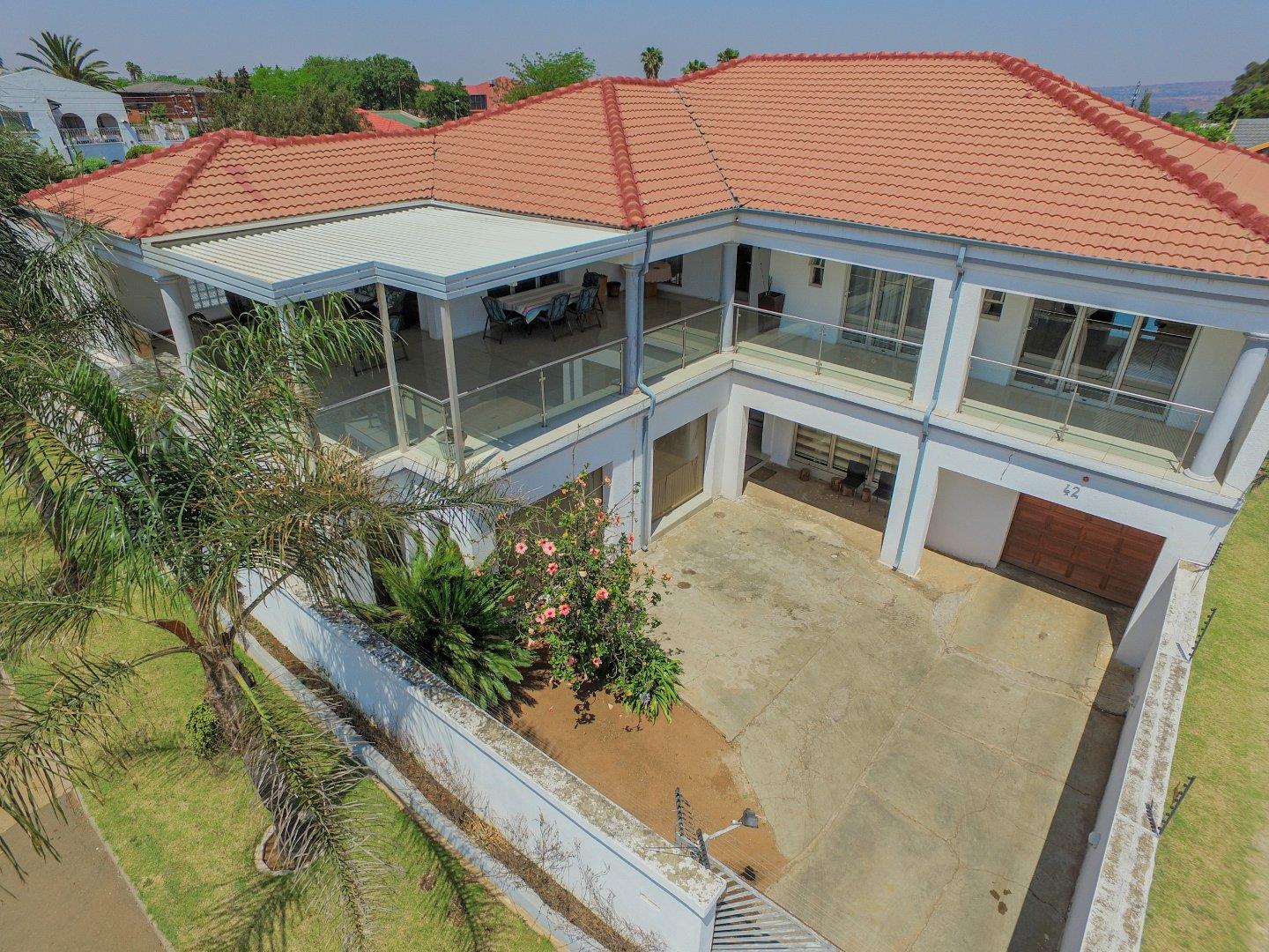 4 Bedroom House for sale in Eldorado Park P24114544703