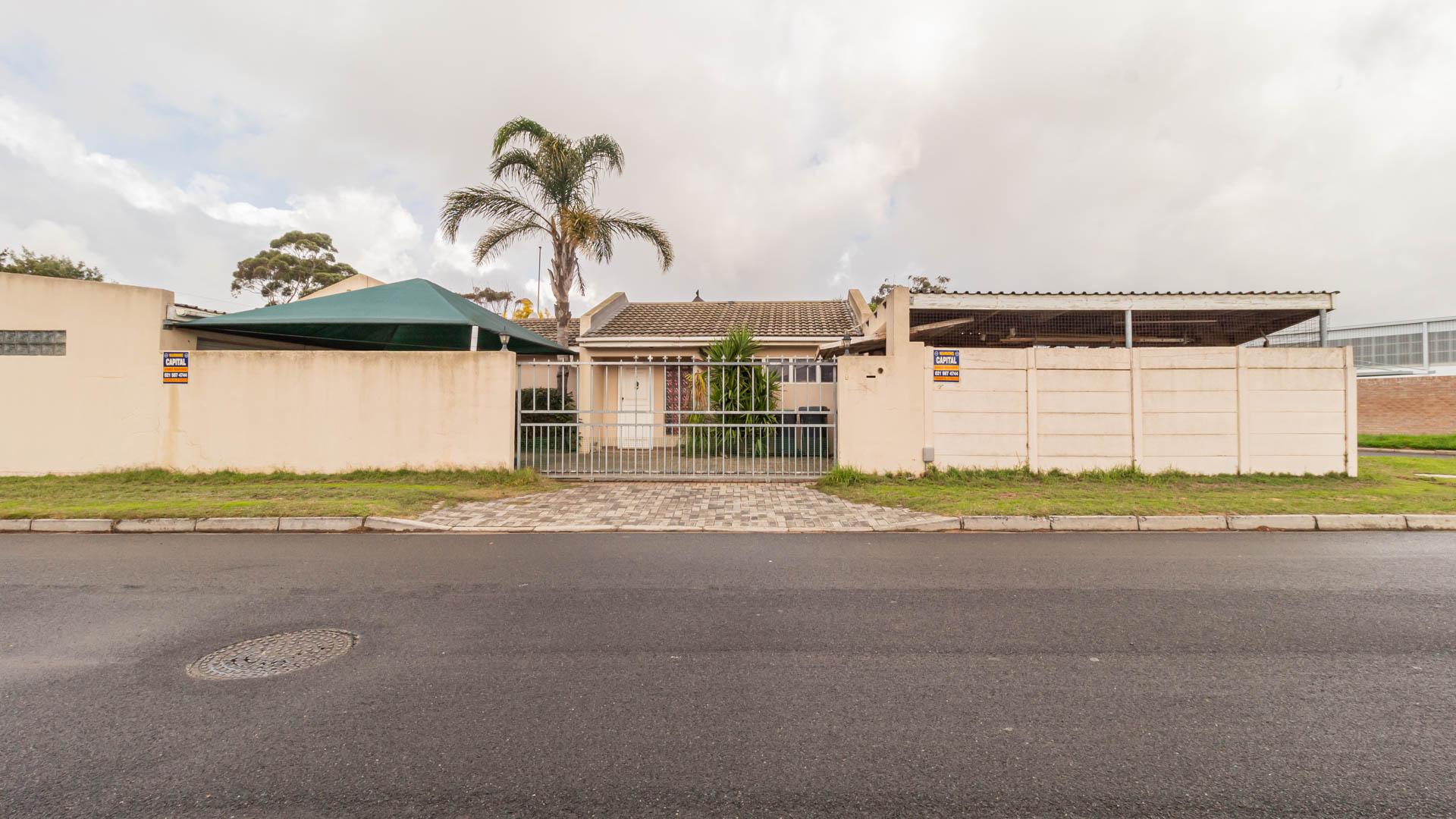 4 Bedroom House for sale in Bonny Brook P24114545730