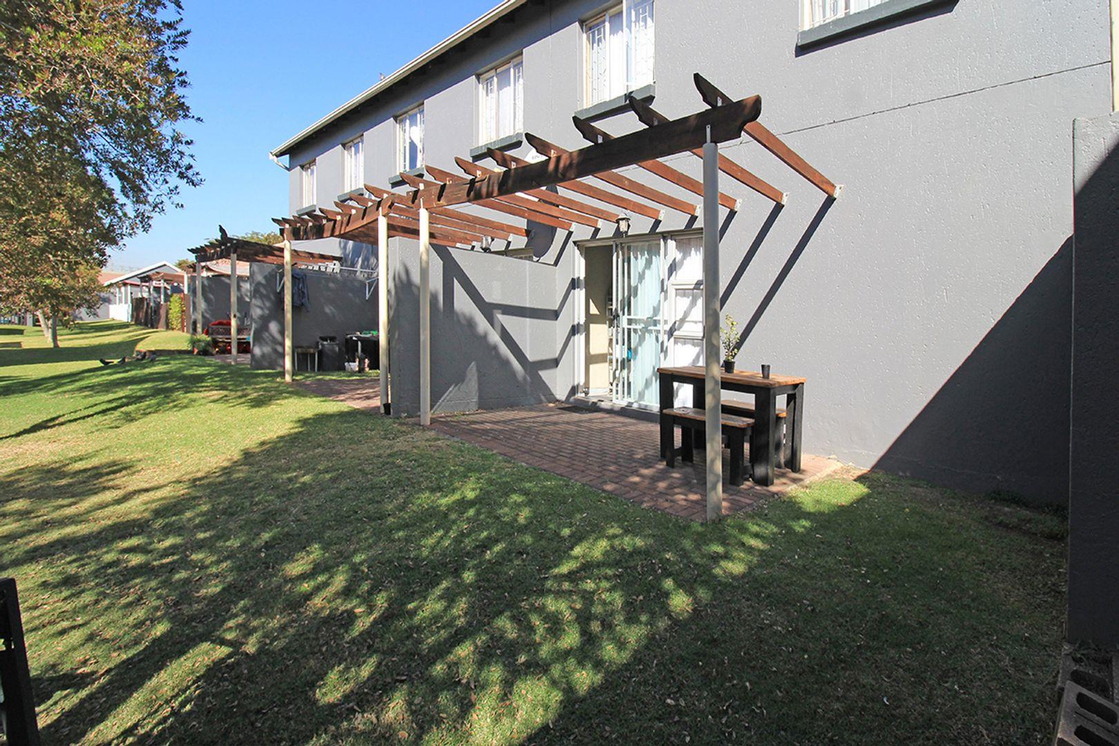 2 Bedroom Apartment / flat for sale in Greenstone Hill 154 Ss Aloe