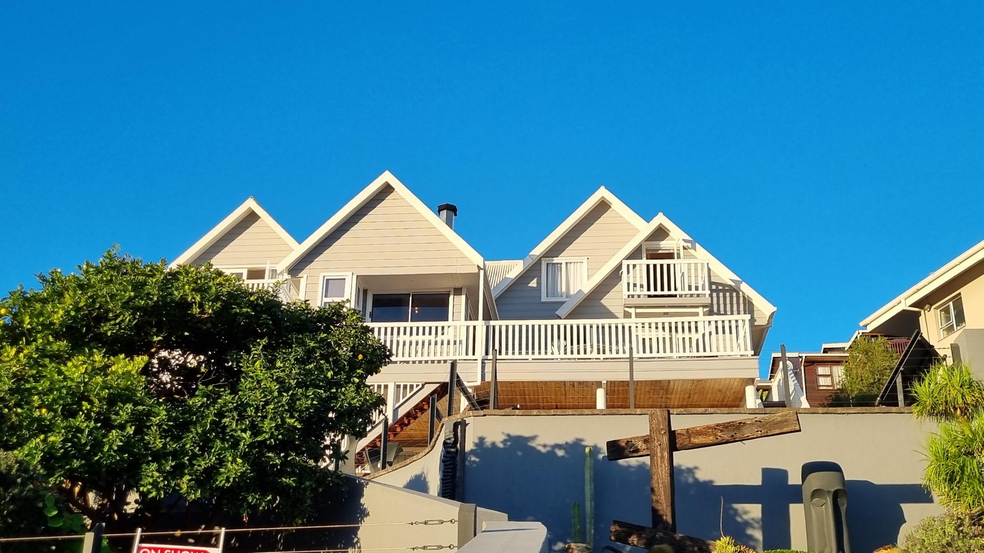 6 Bedroom House for sale in Herolds Bay 45 Skuinsbank Street P24114546807