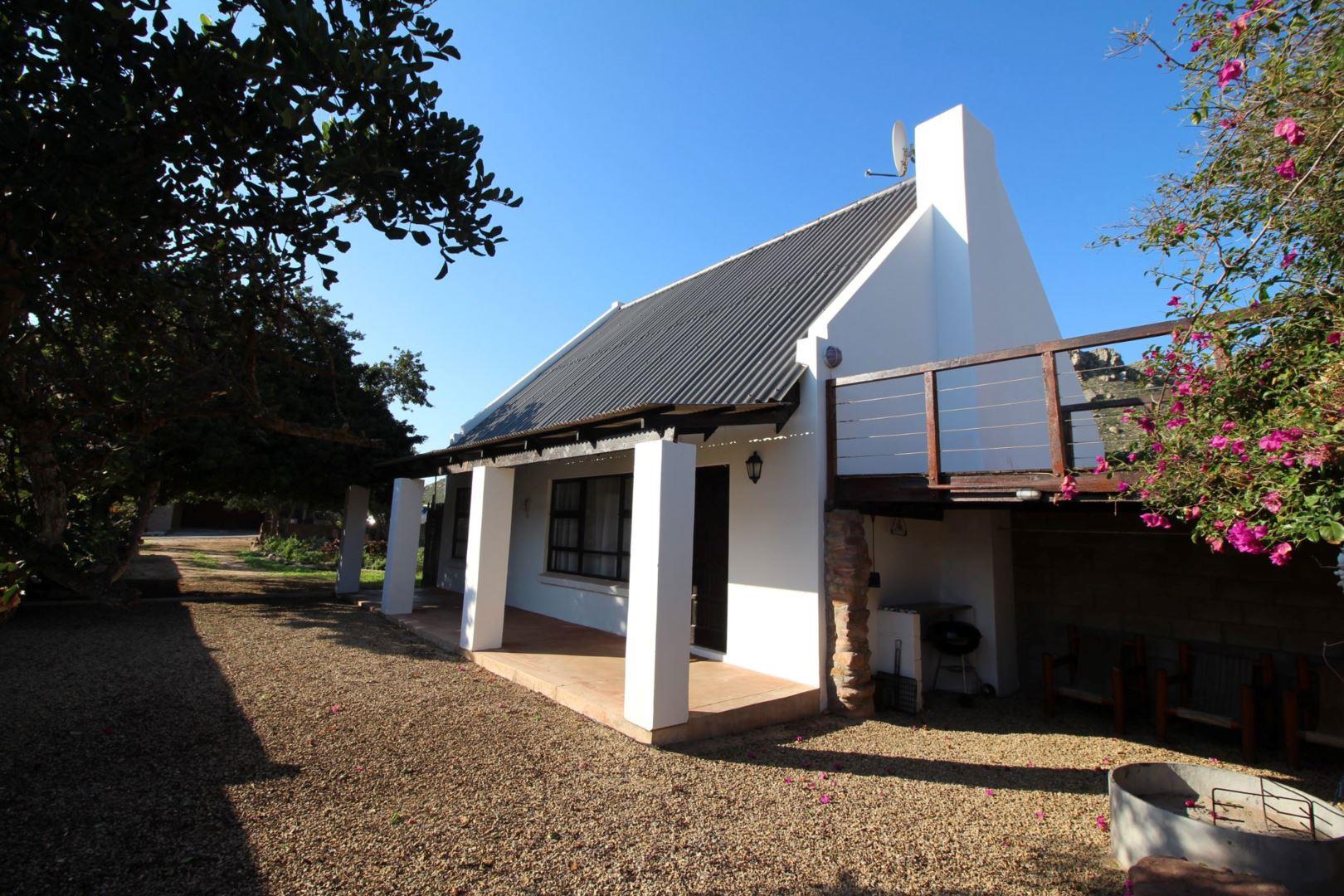 3 Bedroom House for sale in Elands Bay 10 Stompneus Street P24