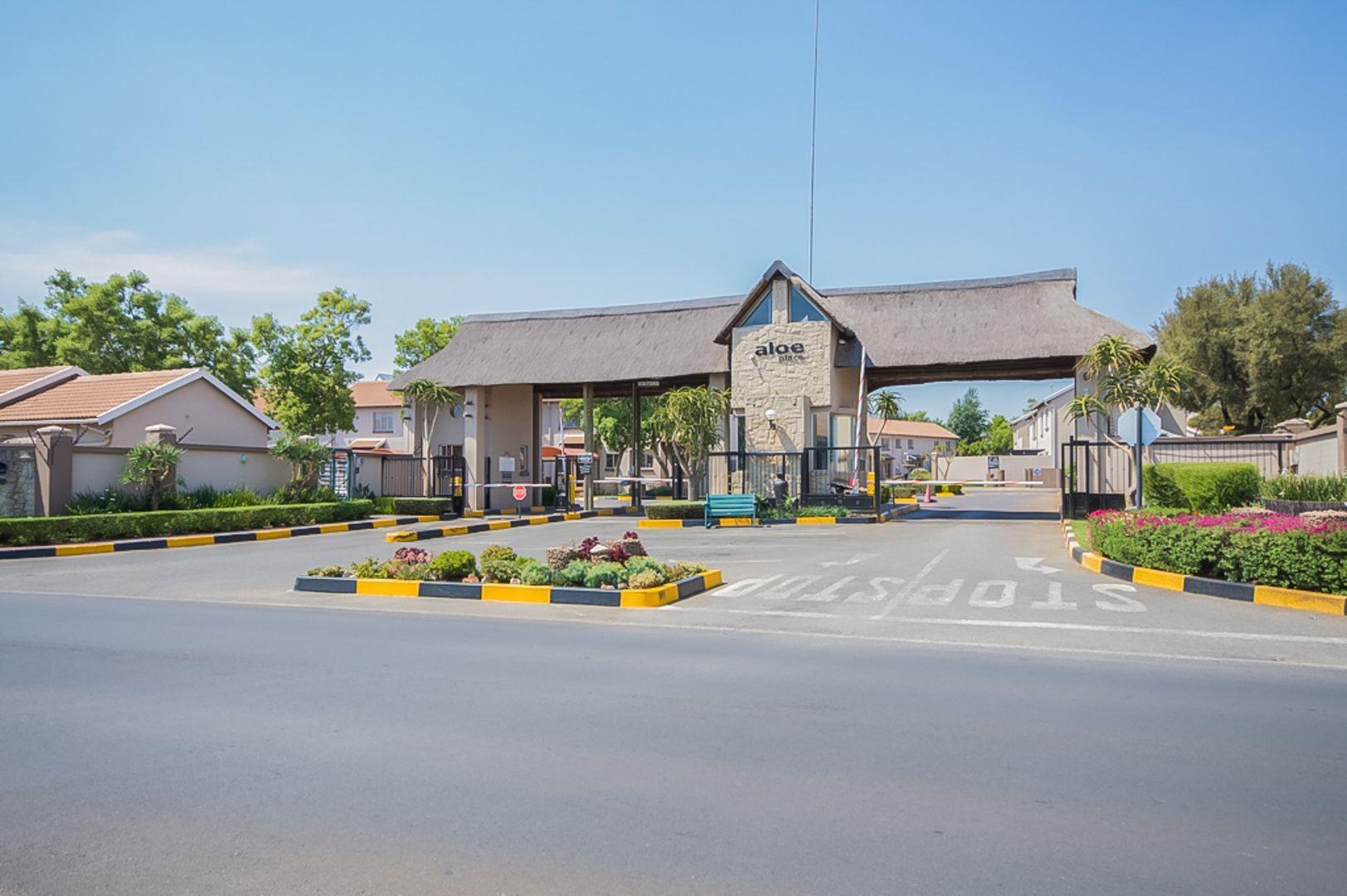 2 Bedroom Townhouse for sale in Aloe Place 1068 Aloe Place, 588