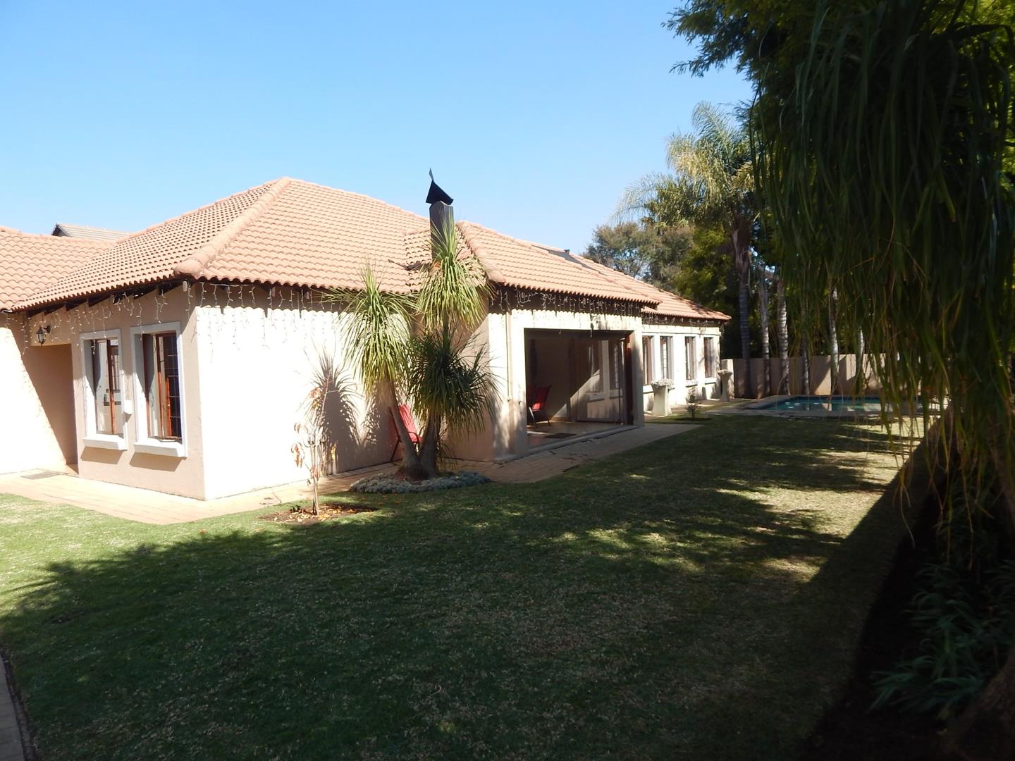 4 Bedroom House for sale in Silver Stream Estate P24114548426