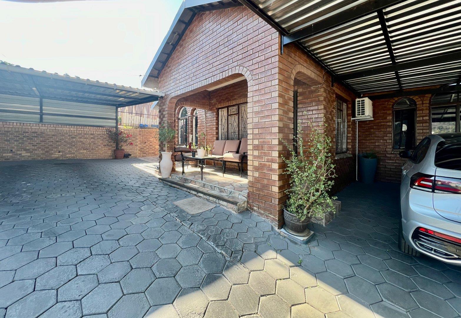 4 Bedroom House for sale in Northdale P24114549094