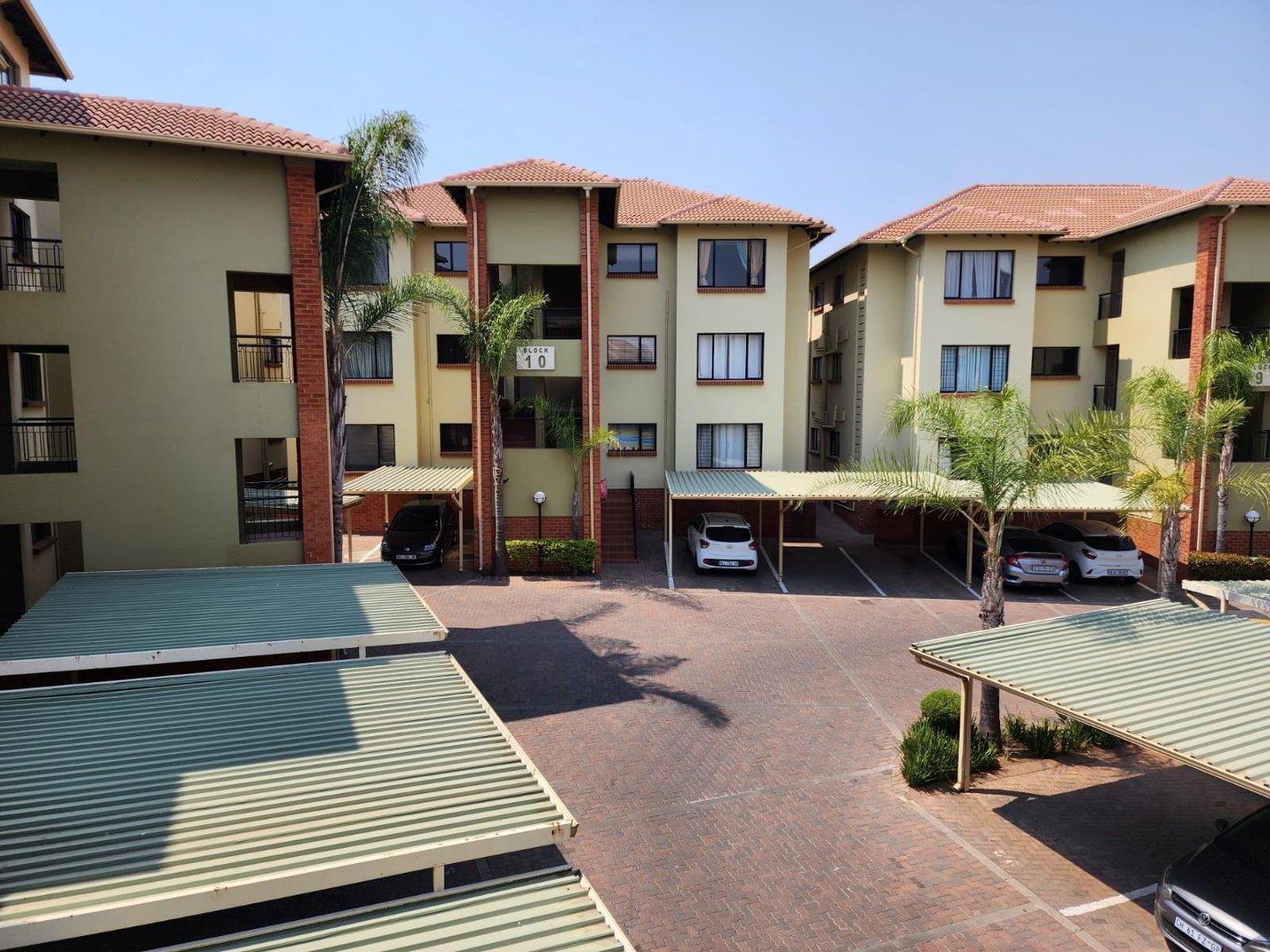 2 Bedroom Townhouse for sale in Sunninghill P24114549195