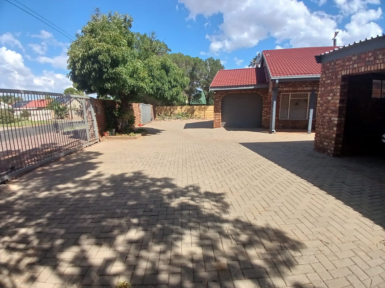 3 Bedroom House for sale in Carters Glen 9 Drakensberg Street P24114549249