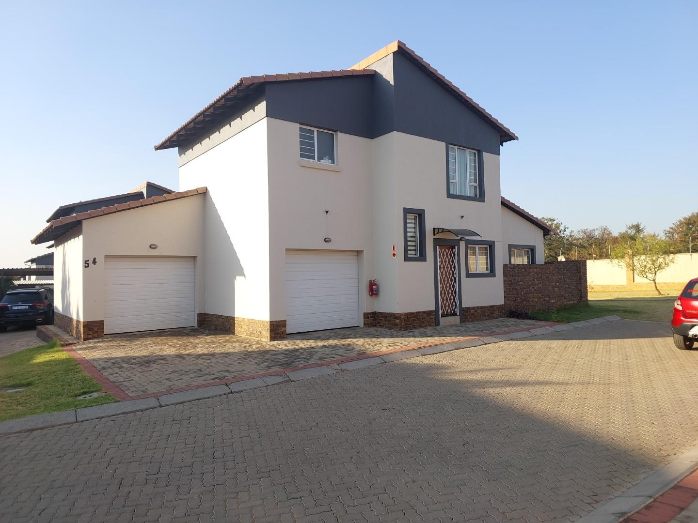 4 Bedroom House to rent in Tijger Vallei Oukraal Houses, 7 Oukraal