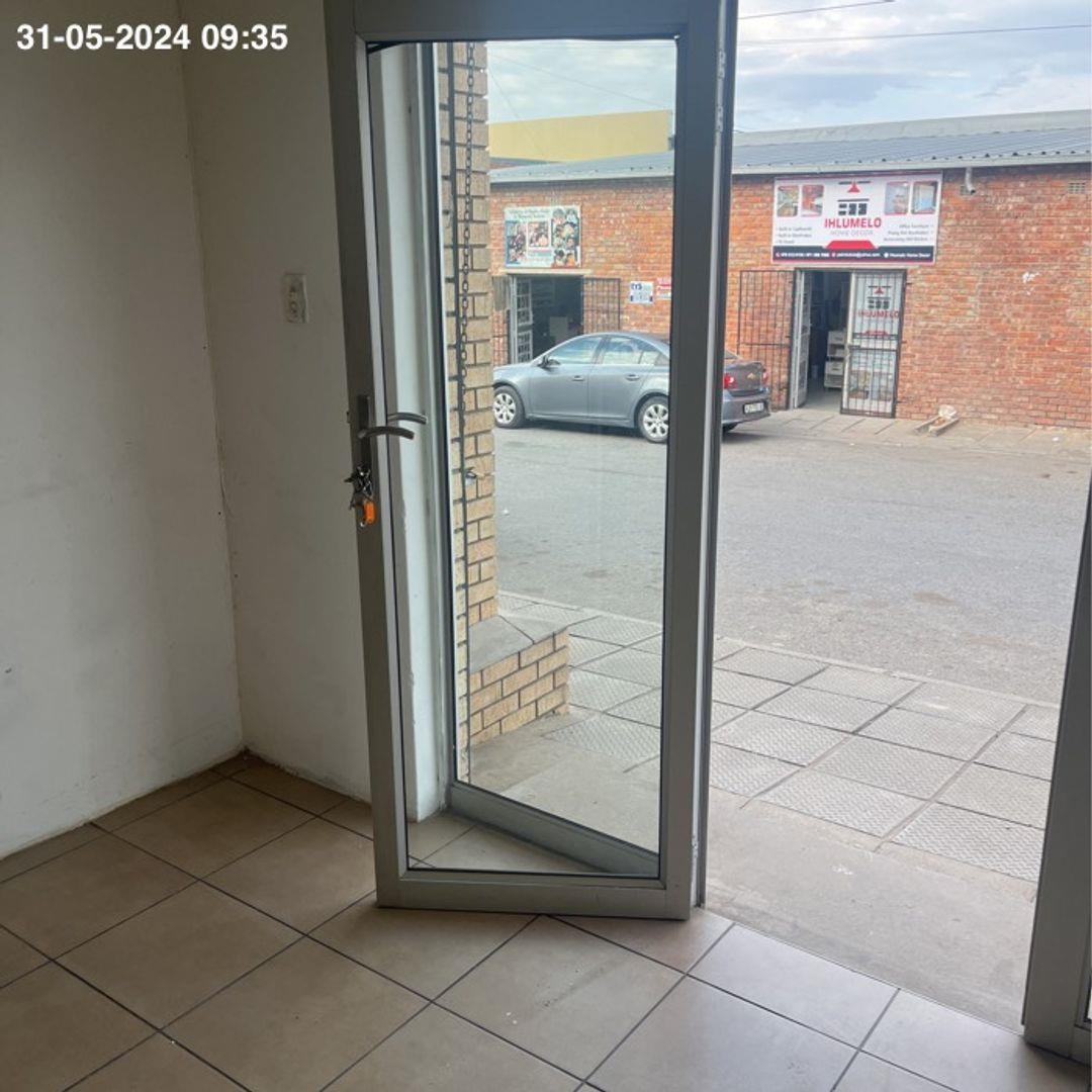 Commercial property to rent in Queenstown Central P24114552878