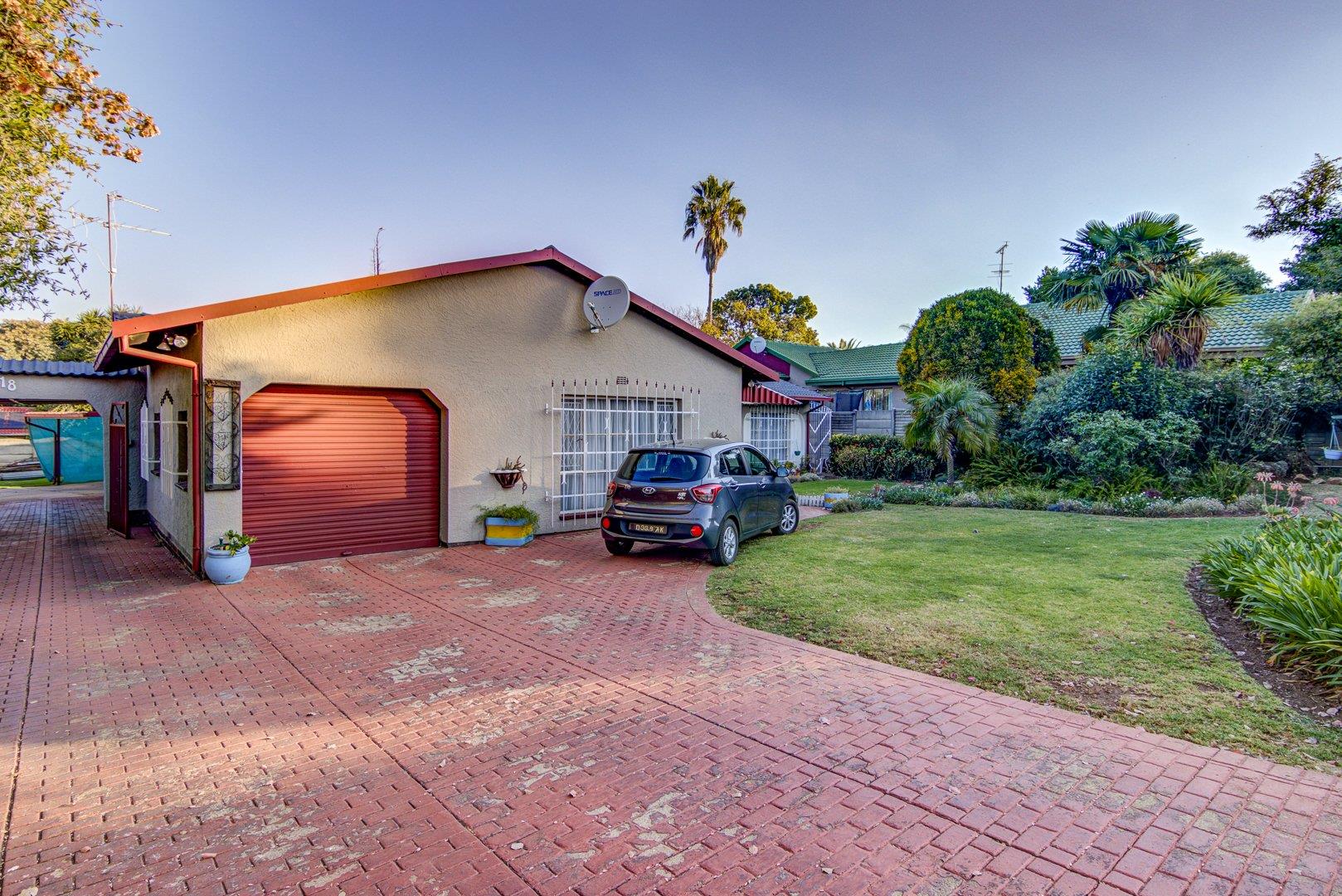 Van Riebeeck Park, Kempton Park Property Property and houses to rent