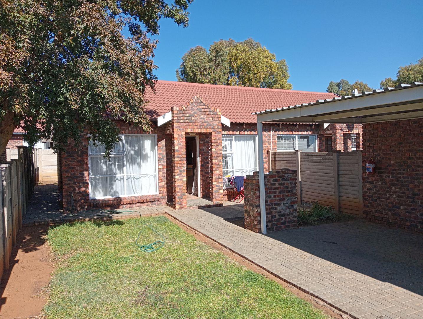 1 Bedroom Townhouse to rent in Fleurdal P24114554581