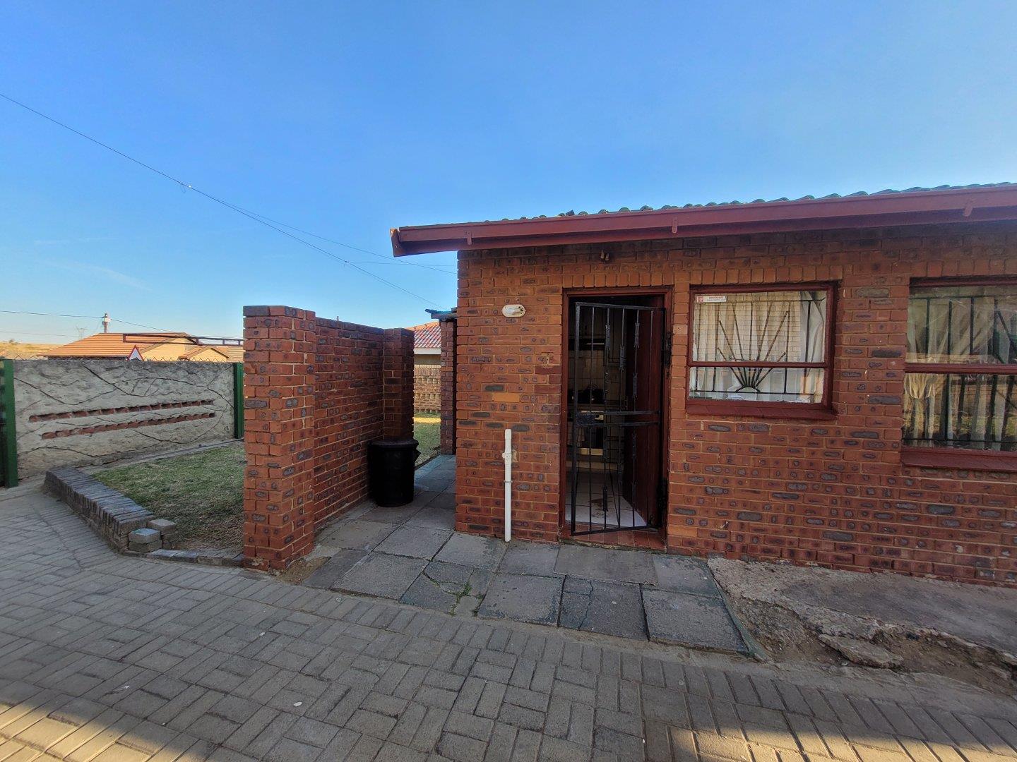 Madadeni Property Houses for sale in Madadeni