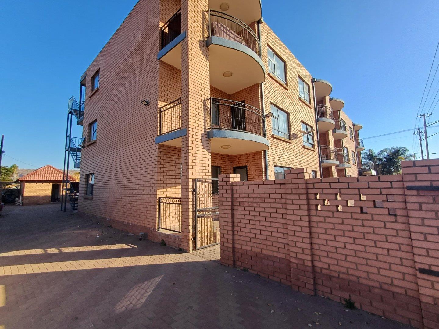 2 Bedroom House to rent in Booysens P24114555892
