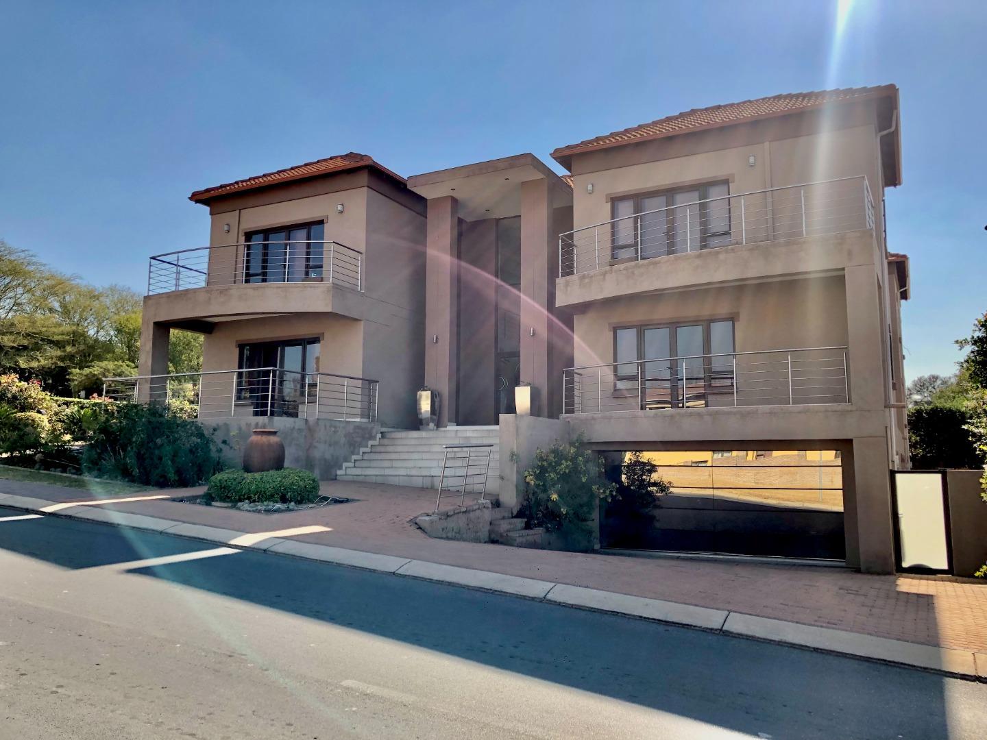 6 Bedroom House for sale in Blue Valley Golf Estate Blue Valley Golf