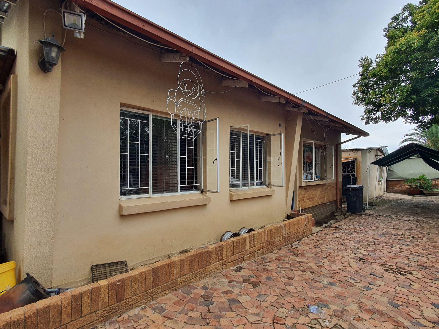 3 Bedroom House for sale in Silverton P24114276107