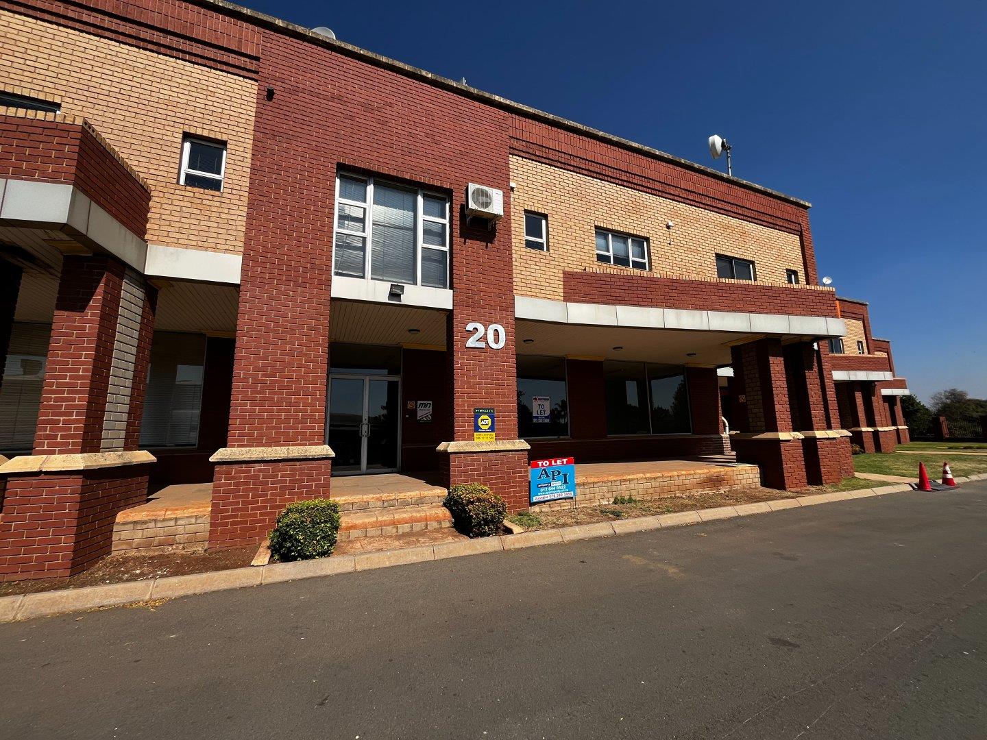 Industrial property to rent in Rooihuiskraal North C/o Lenchen Ave