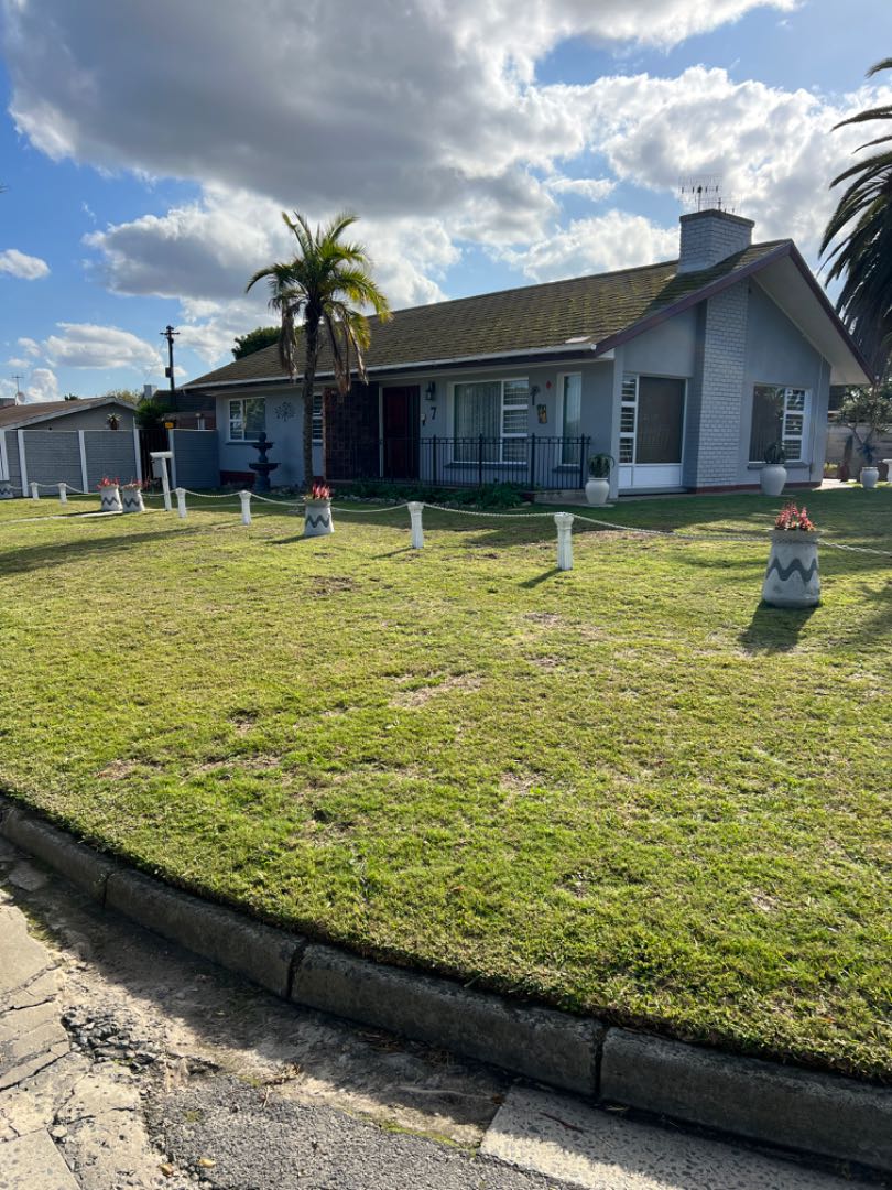 3 Bedroom House for sale in St Dumas P24114558195