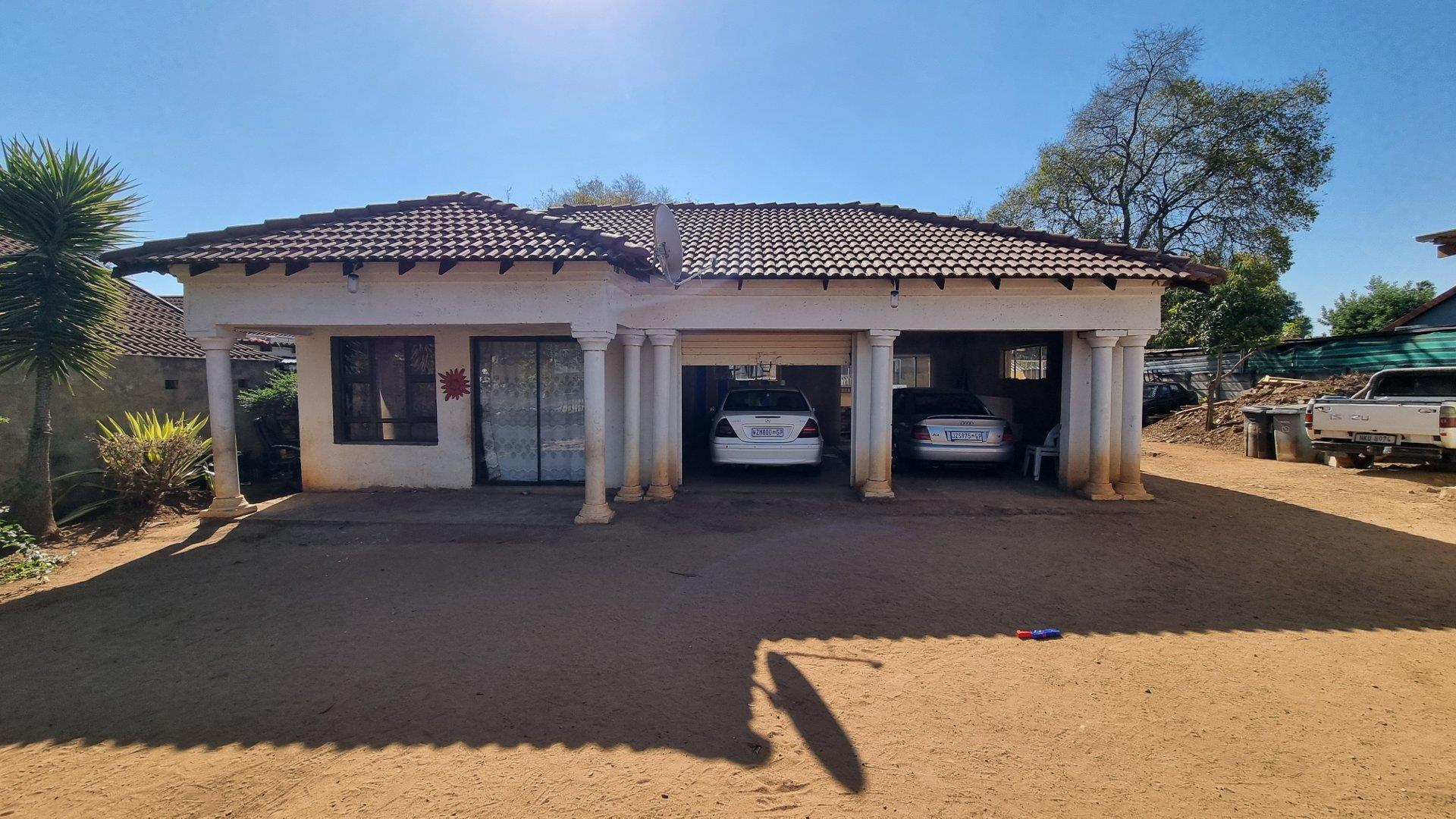 5 Bedroom House for sale in East Lynne 100 Meeu Street P24114558466