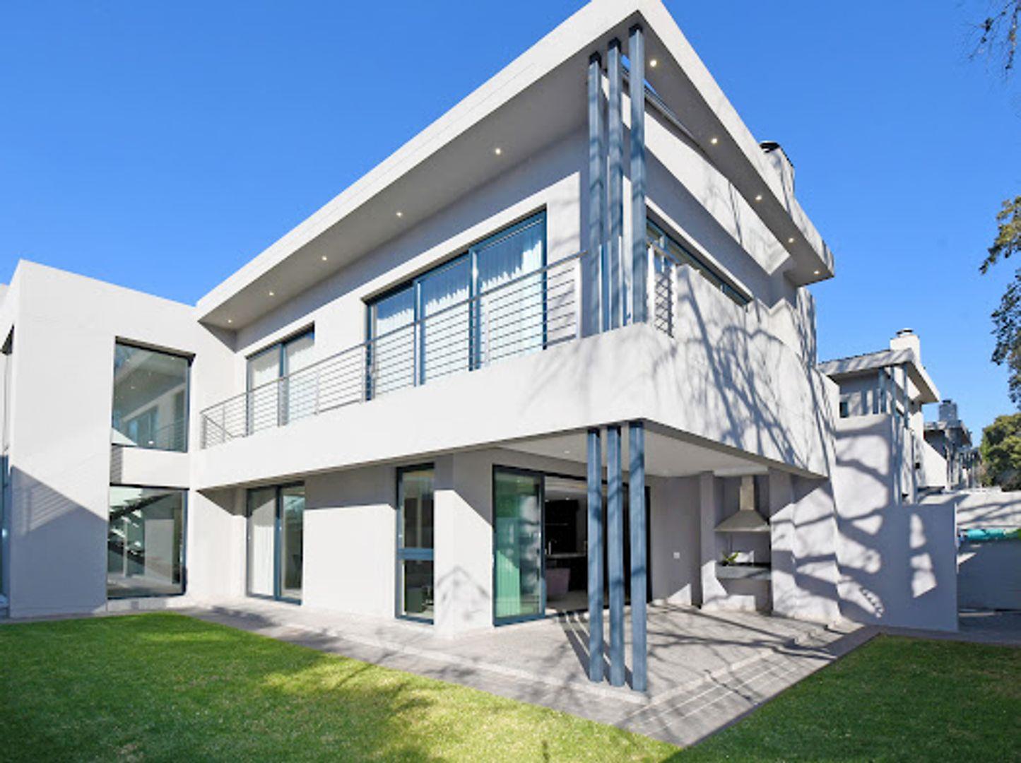 5 Bedroom House for sale in Houghton Estate P24114558558