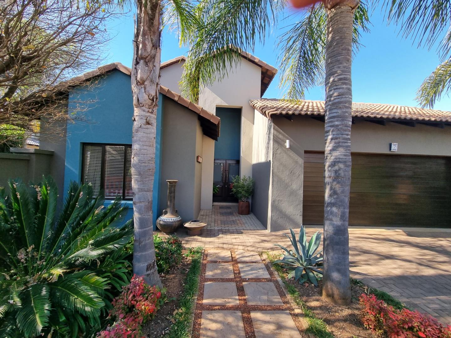 4 Bedroom House for sale in Midfield Estate P24114558765