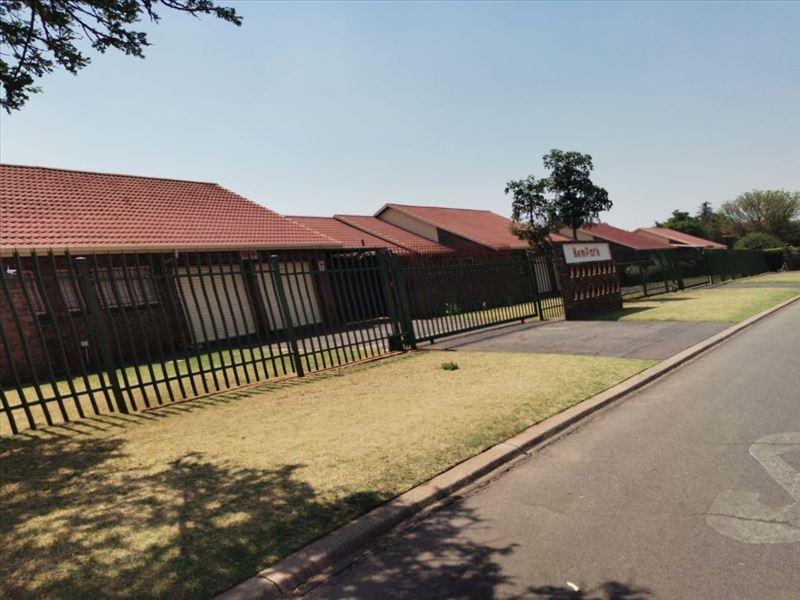 3 Bedroom Townhouse for sale in Birchleigh North 17 Kempark ,7 Julia