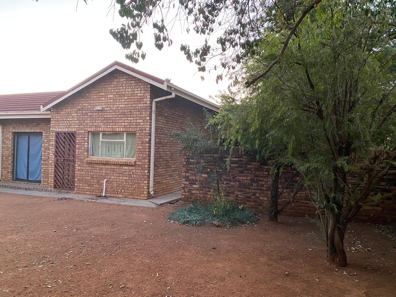 4 Bedroom House to rent in Riviera Park P24114561950