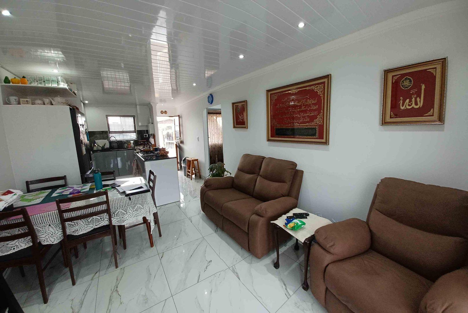 Apartments / flats for sale in Goodwood Goodwood Property