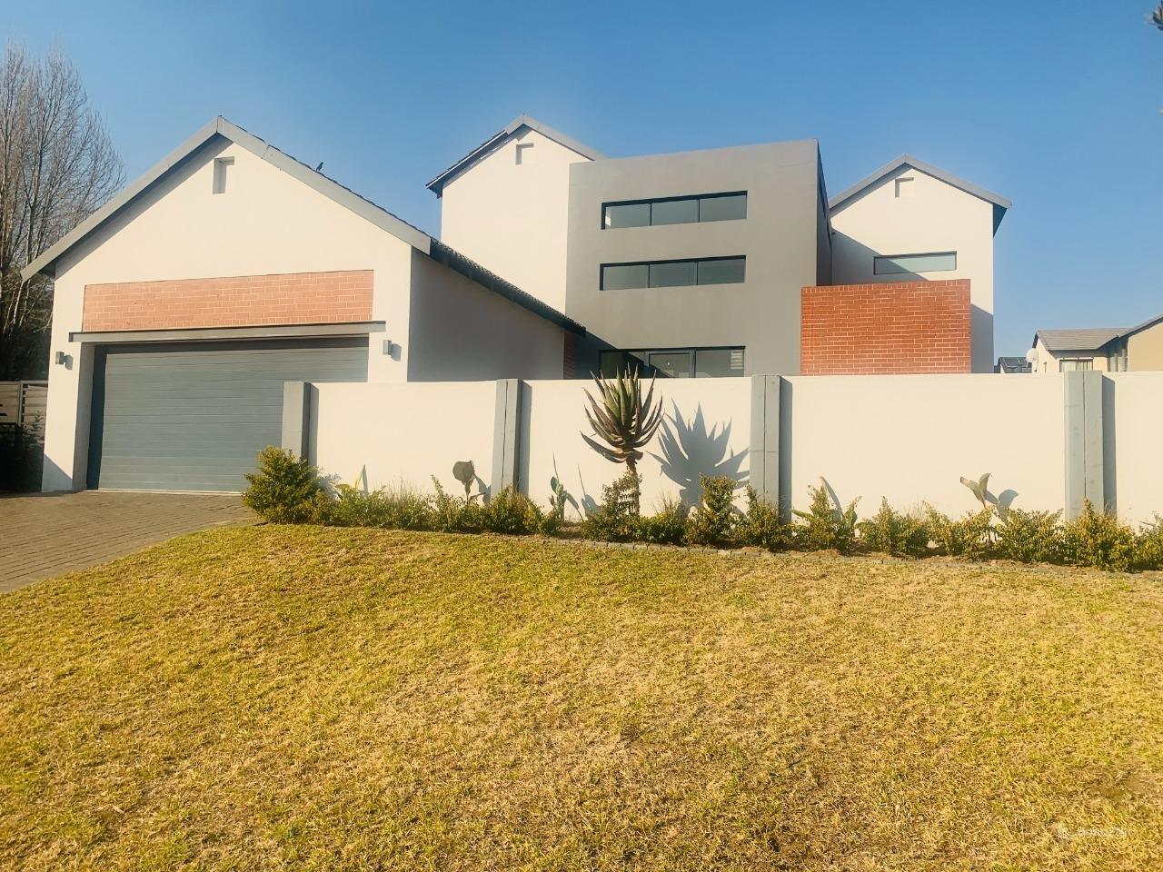 4 Bedroom House for sale in Copperleaf Estate P24114562228