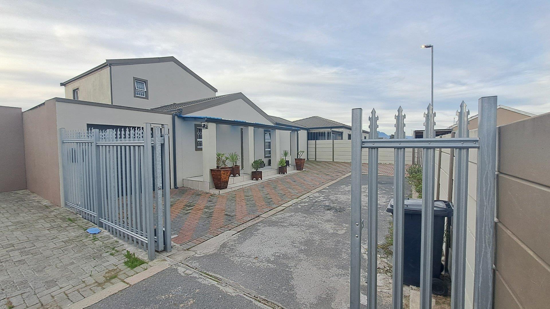 3 Bedroom House for sale in Silwood Heights P24114562342