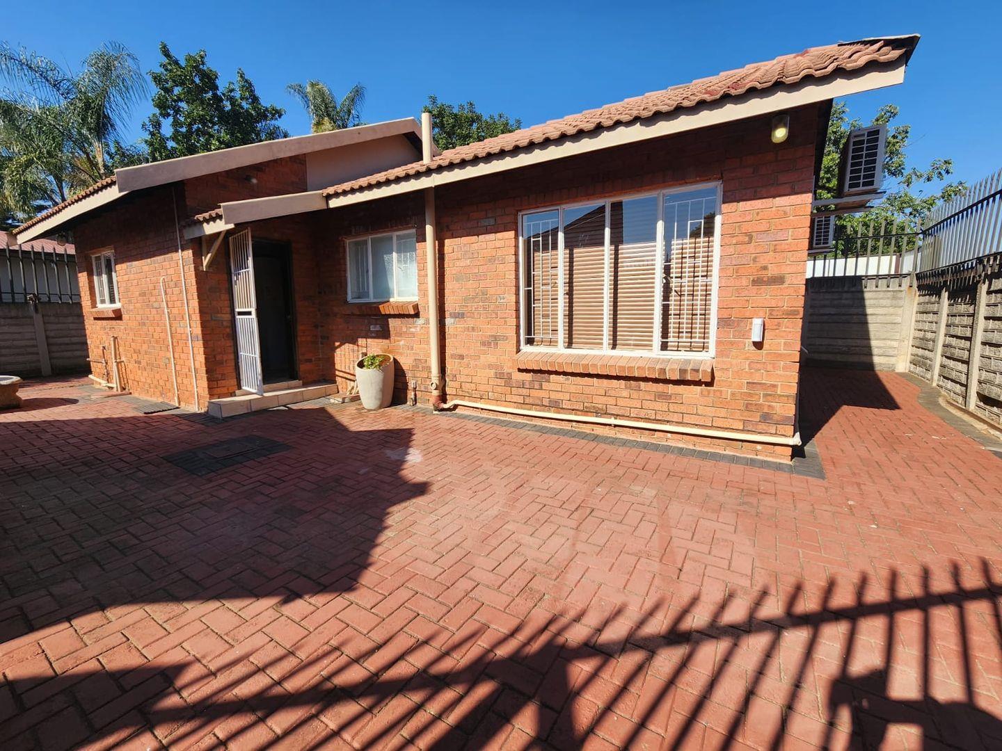 4 Bedroom House for sale in Bodorp P24114562773