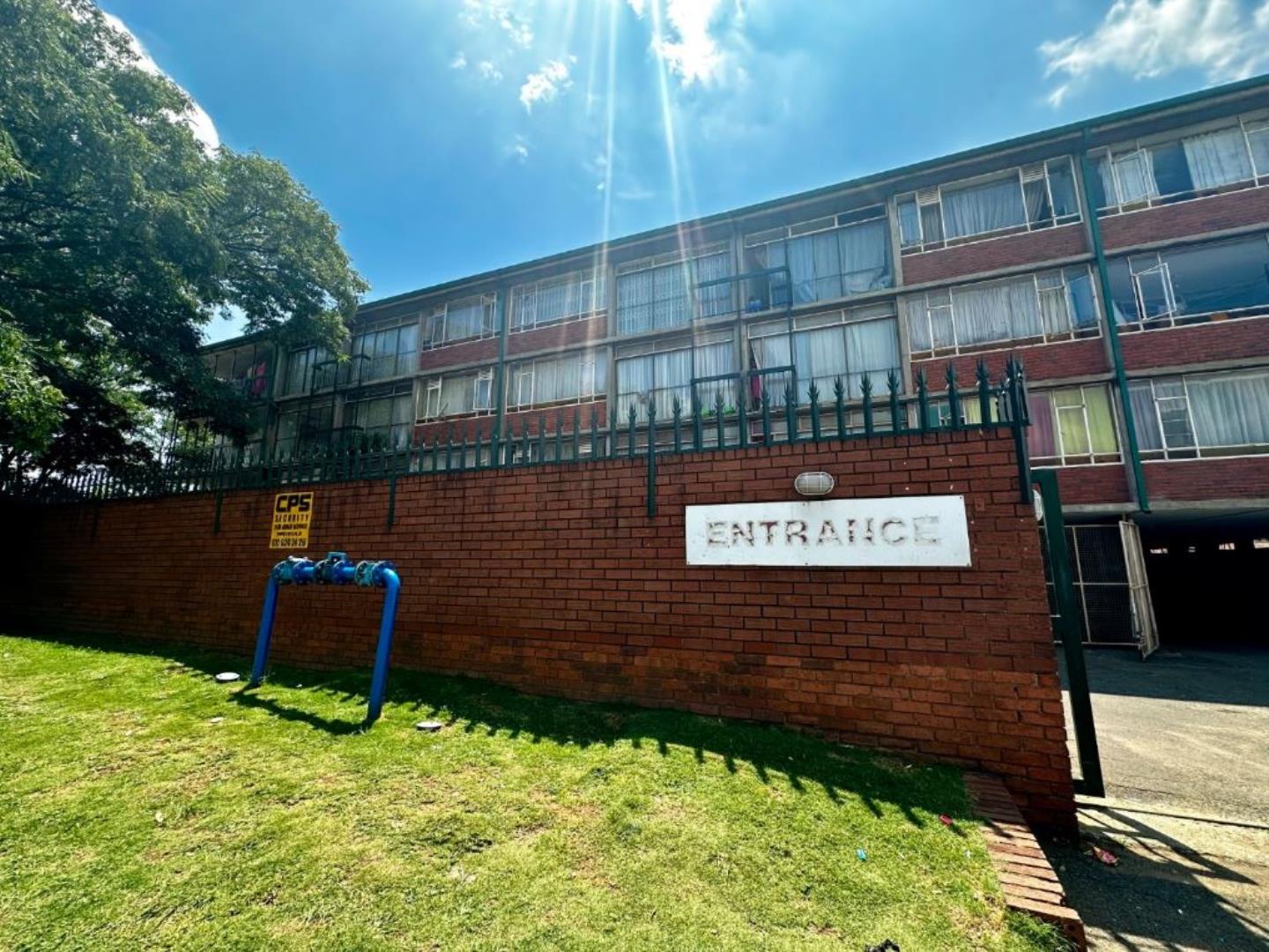 2 Bedroom Apartment / flat for sale in Dinwiddie P24114563540