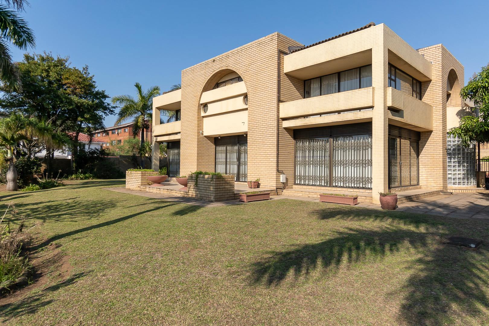 5 Bedroom House for sale in Isipingo Beach P24114485425