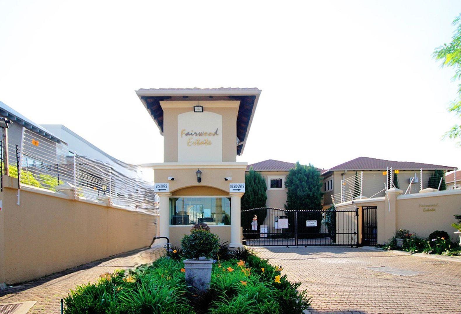 2 Bedroom Townhouse for sale in Fairmount 12 Fairwood Estate, 14 Hildreen Avenue P24114112769