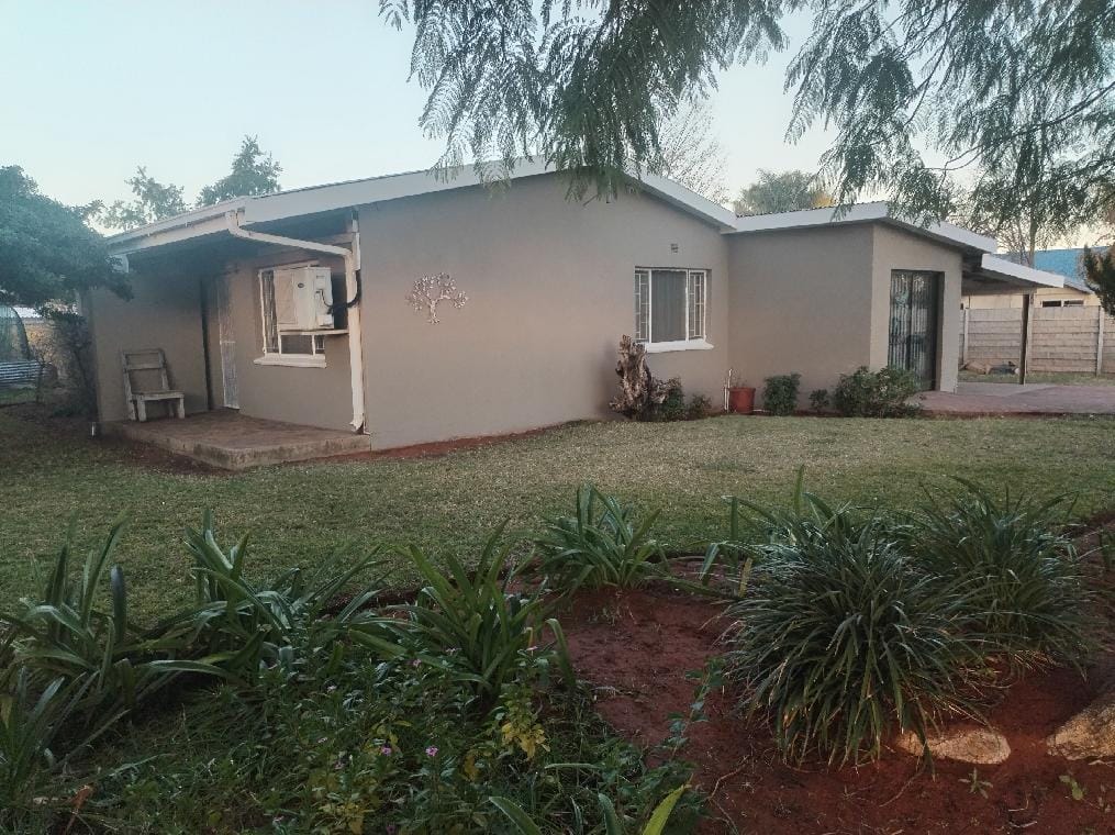 3 Bedroom House for sale in Blydeville P24114523590